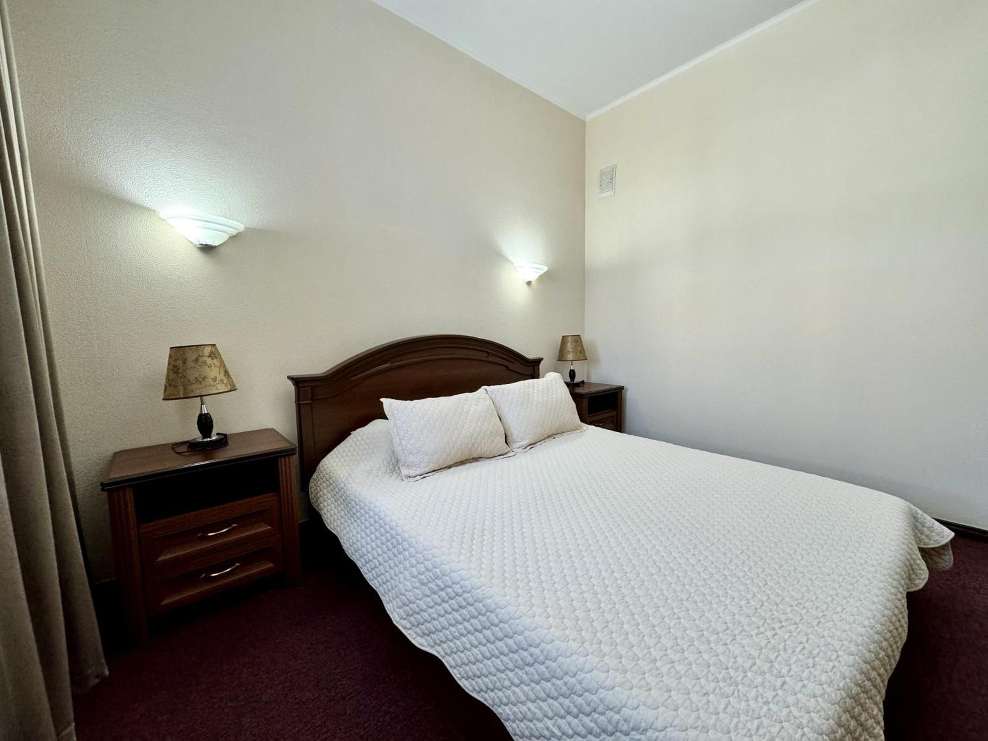 Hotel Zhambyl Taraz Ngoại thất bức ảnh