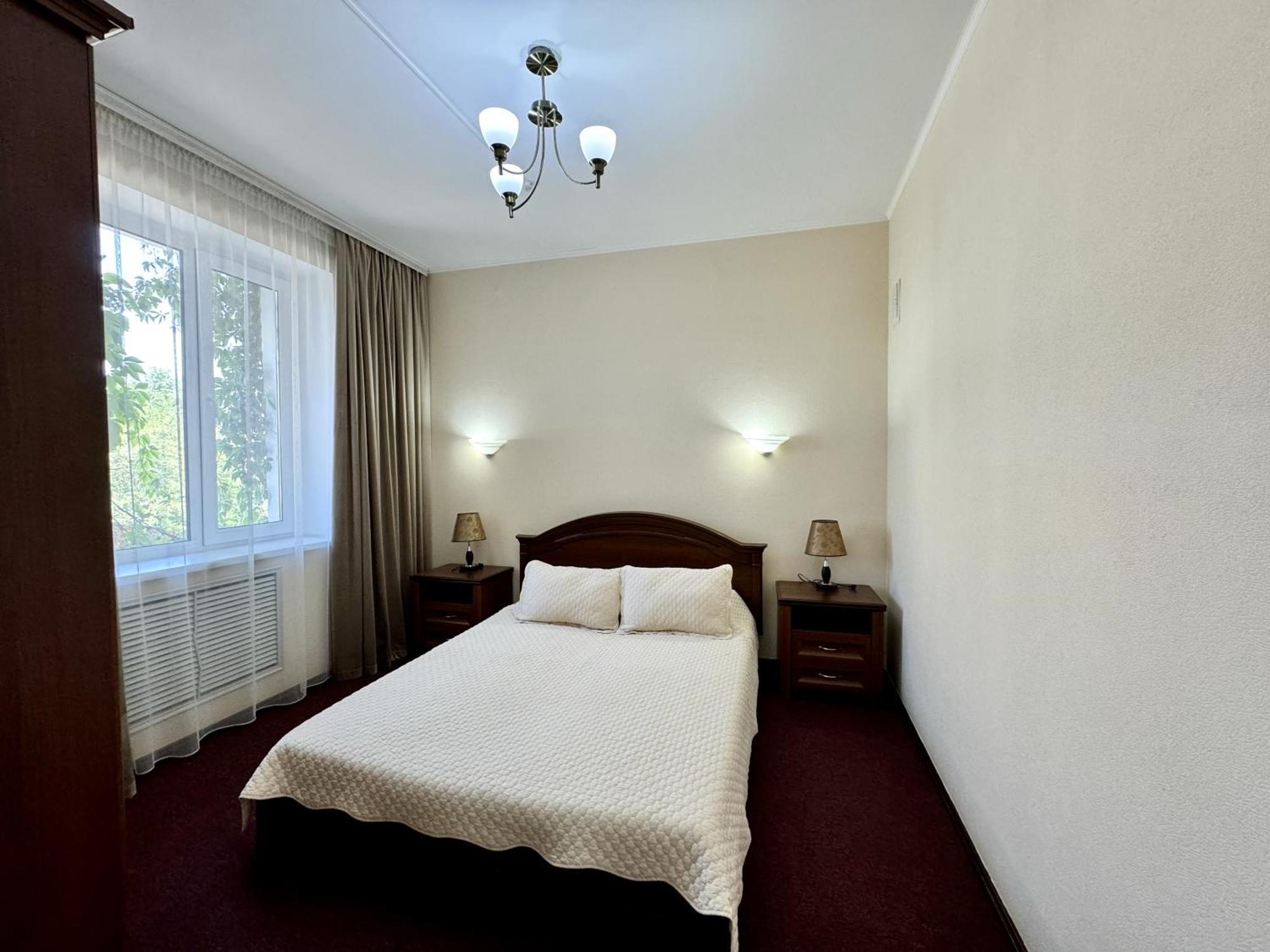 Hotel Zhambyl Taraz Ngoại thất bức ảnh