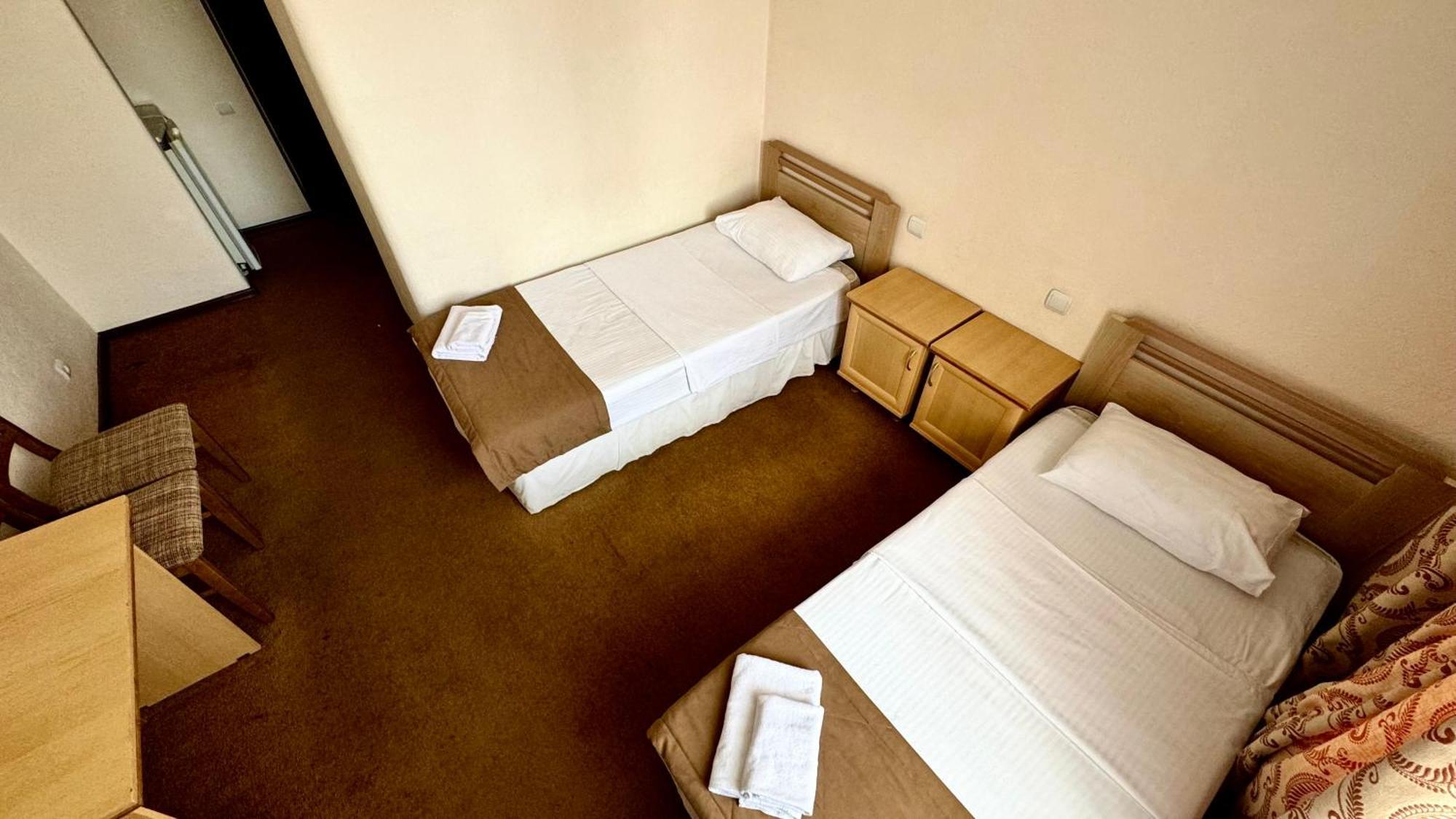 Hotel Zhambyl Taraz Ngoại thất bức ảnh