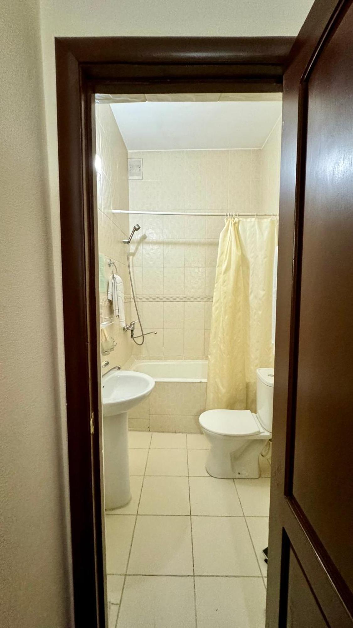 Hotel Zhambyl Taraz Ngoại thất bức ảnh